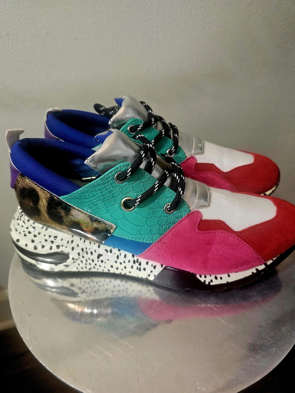 Steve Madden Cliff Sneaker Size 10
